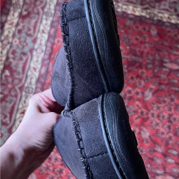 WEMBLEY Barely Worn True Black w/ Charcoal Trim Moccasins Slippers Sz L 9.5 10.5 - Picture 4 of 7